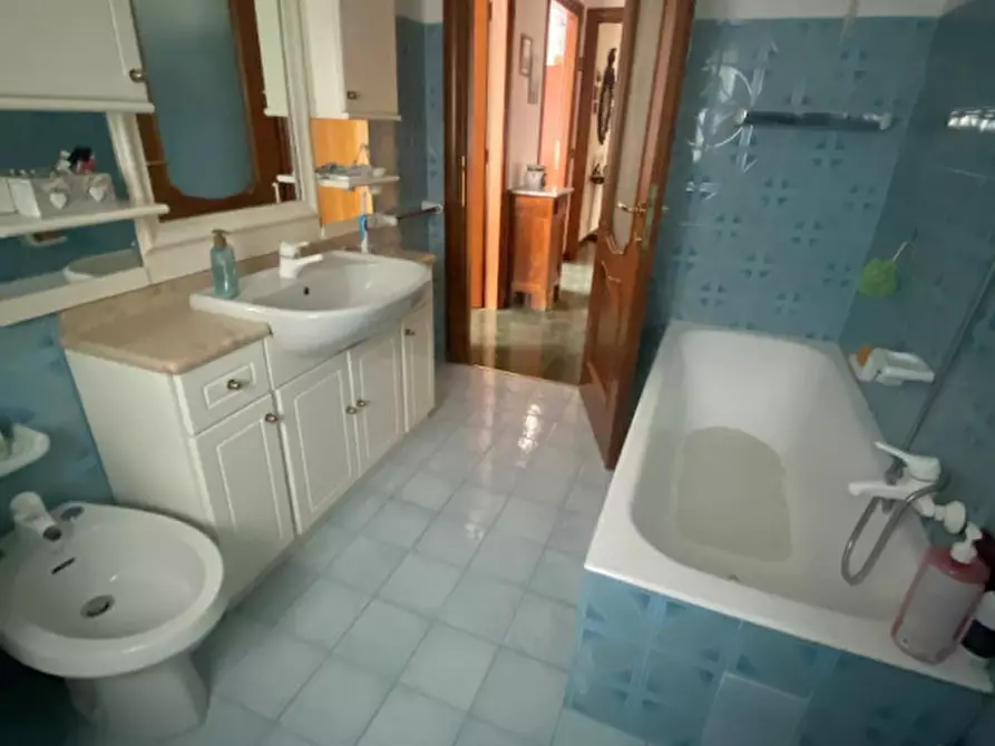 Immagine 21 di Appartamento in vendita  in via amendola a Chiari