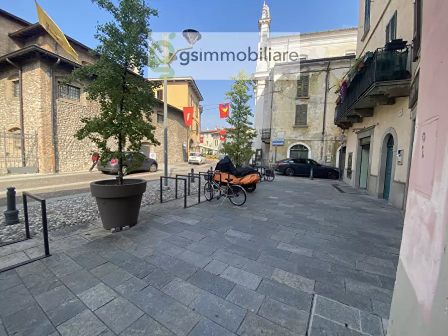 Immagine 2 di Negozio in vendita  in Via Alcide De Gasperi a Chiari