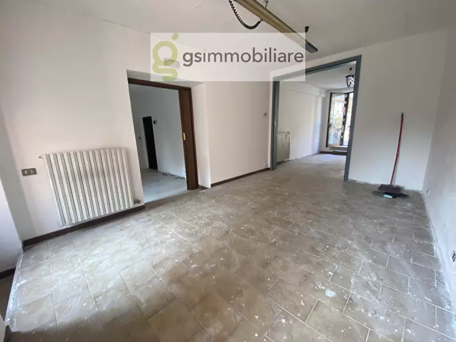 Immagine 15 di Negozio in affitto  in Via Alcide De Gasperi a Chiari