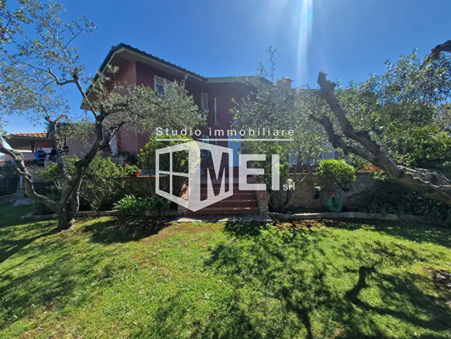 Immagine 2 di Villa in vendita  in via dell'olivara a Livorno