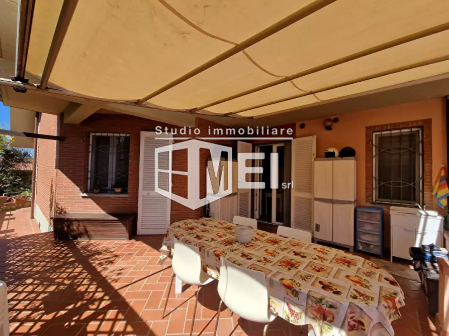 Immagine 13 di Villa in vendita  in via dell'olivara a Livorno