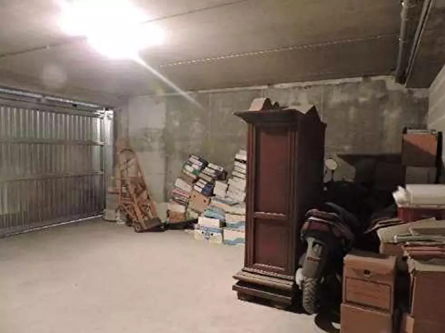 Immagine 8 di Garage in vendita  in Piazza Alcide De Gasperi 30 a San Giovanni Lupatoto