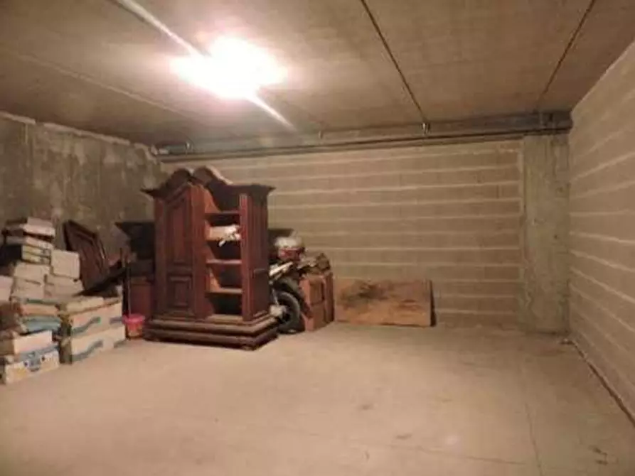 Immagine 9 di Garage in vendita  in Piazza Alcide De Gasperi 30 a San Giovanni Lupatoto