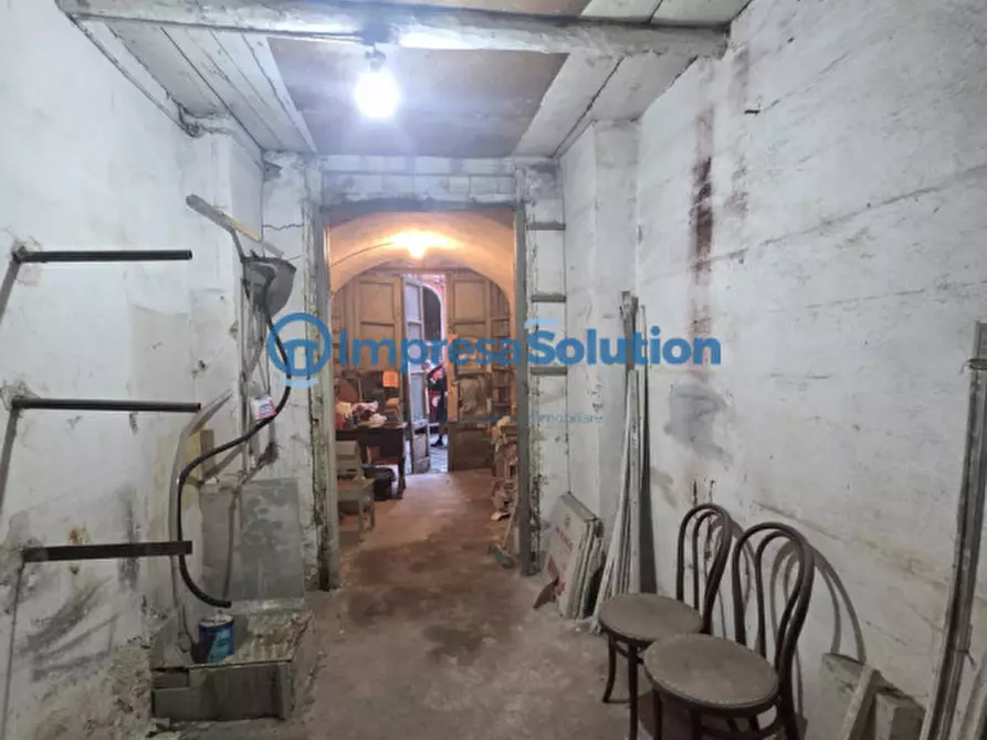 Immagine 7 di Magazzino in affitto  in Via Maddaloni a Napoli