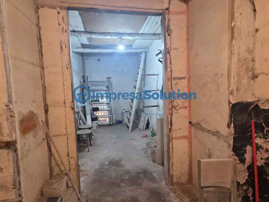 Immagine 8 di Magazzino in affitto  in Via Maddaloni a Napoli