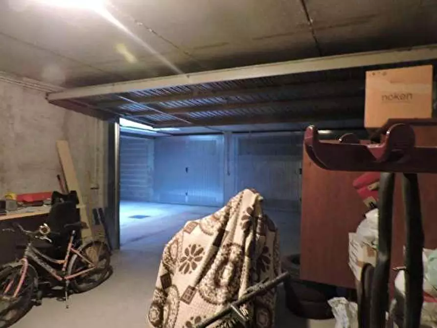 Immagine 7 di Garage in vendita  in Piazza Alcide De Gasperi 30 a San Giovanni Lupatoto