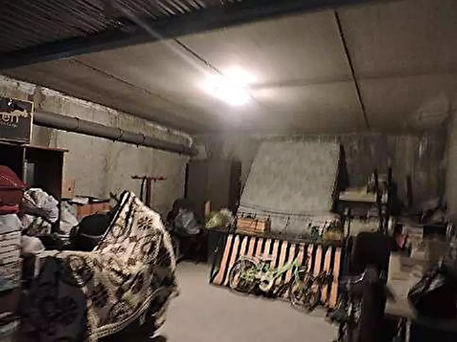 Immagine 8 di Garage in vendita  in Piazza Alcide De Gasperi 30 a San Giovanni Lupatoto