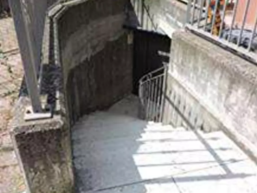 Immagine 11 di Garage in vendita  in Piazza Alcide De Gasperi 30 a San Giovanni Lupatoto