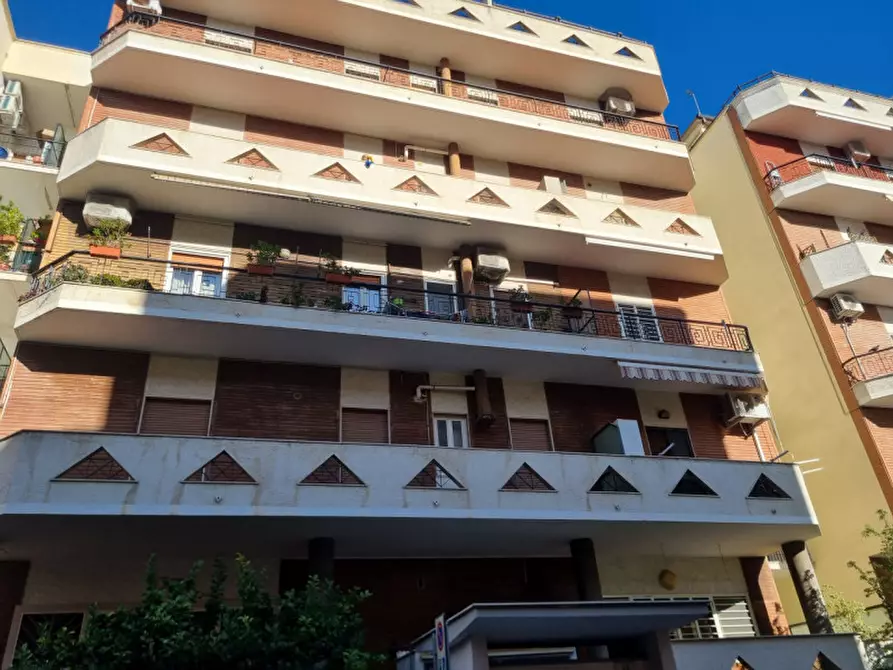 Immagine 1 di Appartamento in vendita  in Via Adolfo Omodeo a Bari