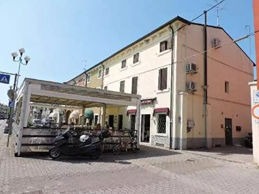 Immagine 3 di Negozio in vendita  in Piazza Alcide De Gasperi 34 a San Giovanni Lupatoto