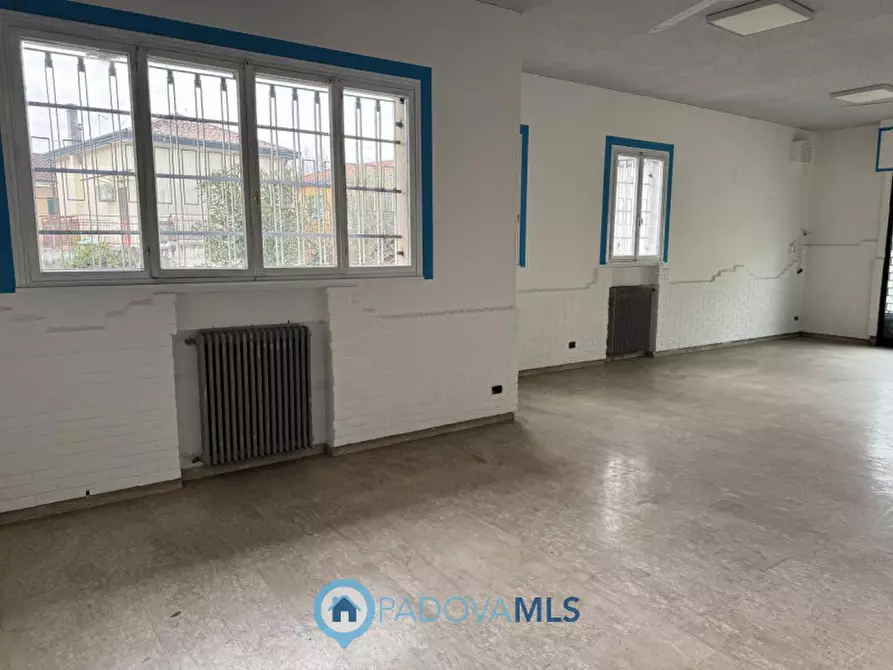 Immagine 8 di Negozio in vendita  in Via Chiesanuova, 237 a Padova