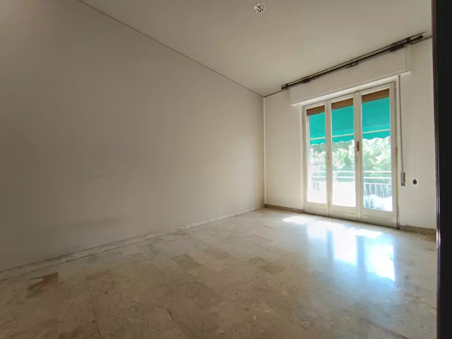 Immagine 5 di Appartamento in vendita  in Corso Tardy e Benech a Savona