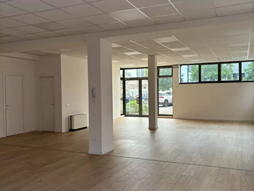 Immagine 5 di Ufficio in affitto  in Viale della navigazione interna a Padova