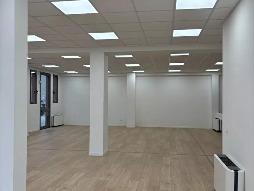 Immagine 5 di Ufficio in affitto  in Viale della navigazione interna a Padova