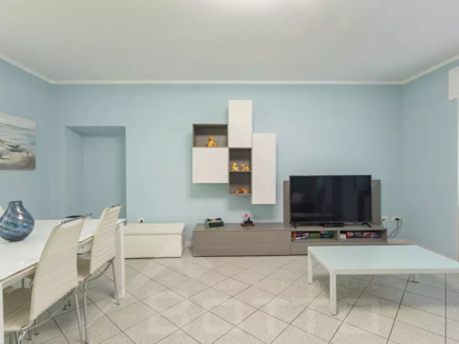 Immagine 3 di Villetta a schiera in vendita  in Via Giosuè Carducci 19 a Cureggio