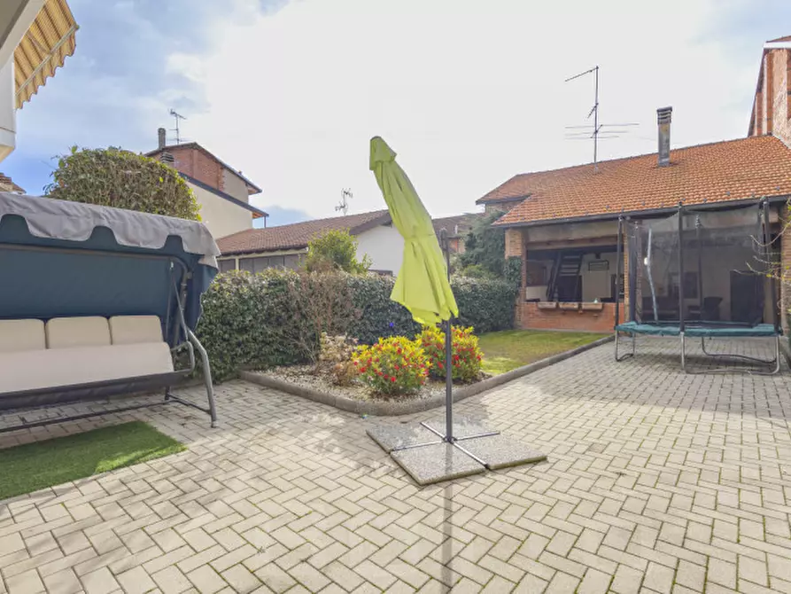 Immagine 7 di Villetta a schiera in vendita  in Via Giosuè Carducci 19 a Cureggio