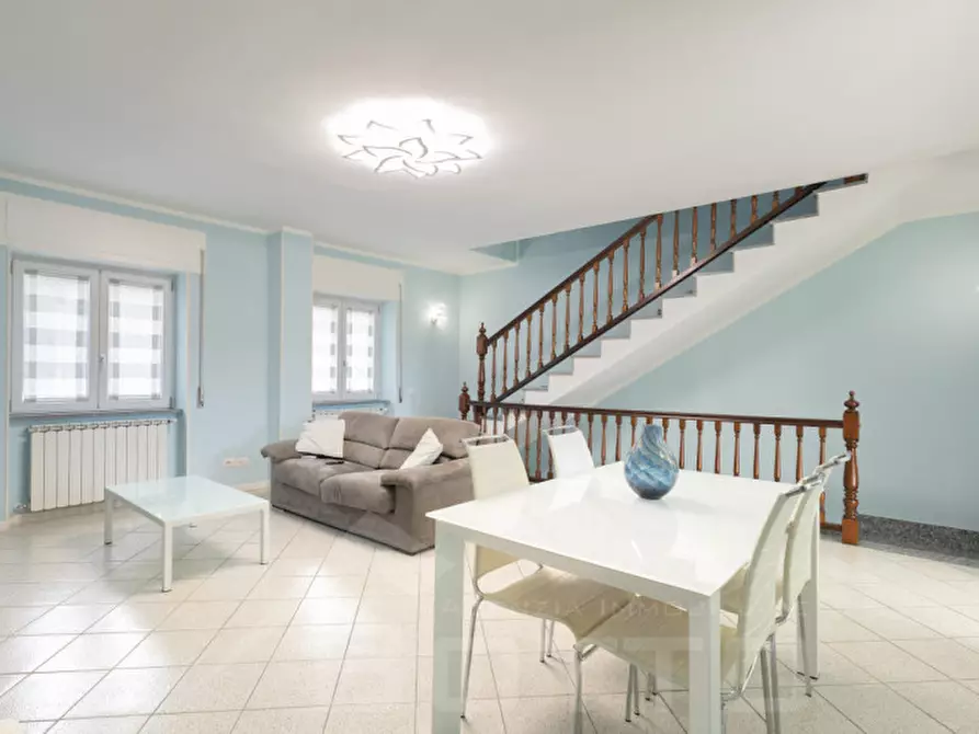 Immagine 14 di Villetta a schiera in vendita  in Via Giosuè Carducci 19 a Cureggio