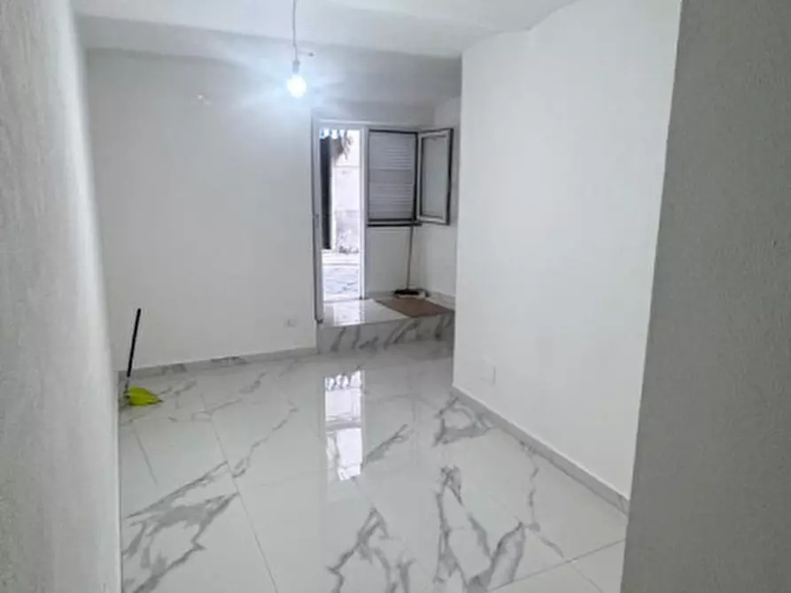 Immagine 8 di Appartamento in affitto  in S.Carlo Alle Mortelle, 3 a Napoli