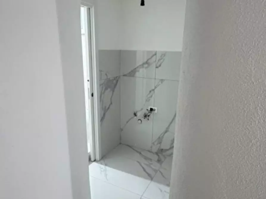 Immagine 15 di Appartamento in affitto  in S.Carlo Alle Mortelle, 3 a Napoli