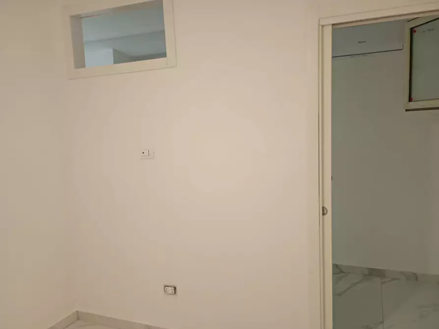 Immagine 33 di Appartamento in affitto  in S.Carlo Alle Mortelle, 3 a Napoli