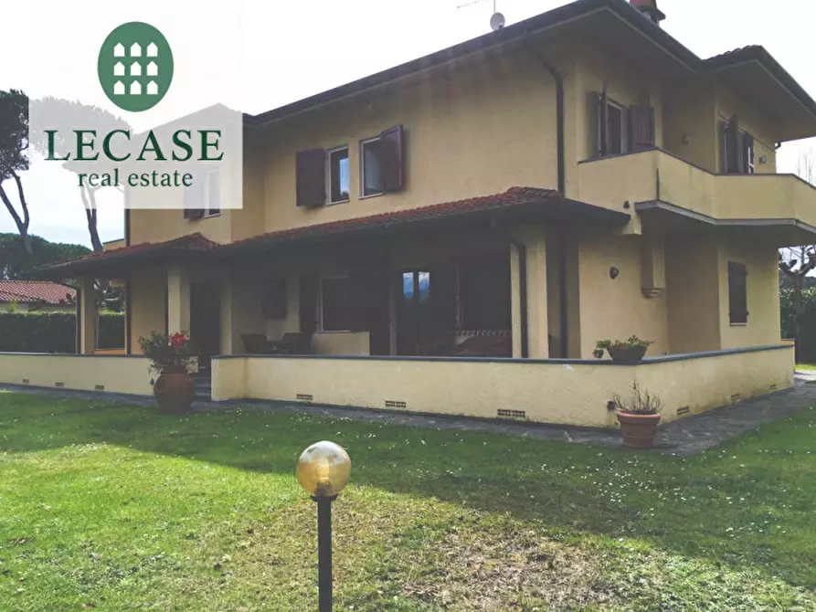 Immagine 4 di Villa in vendita  in Via Cesare Battisti a Forte Dei Marmi