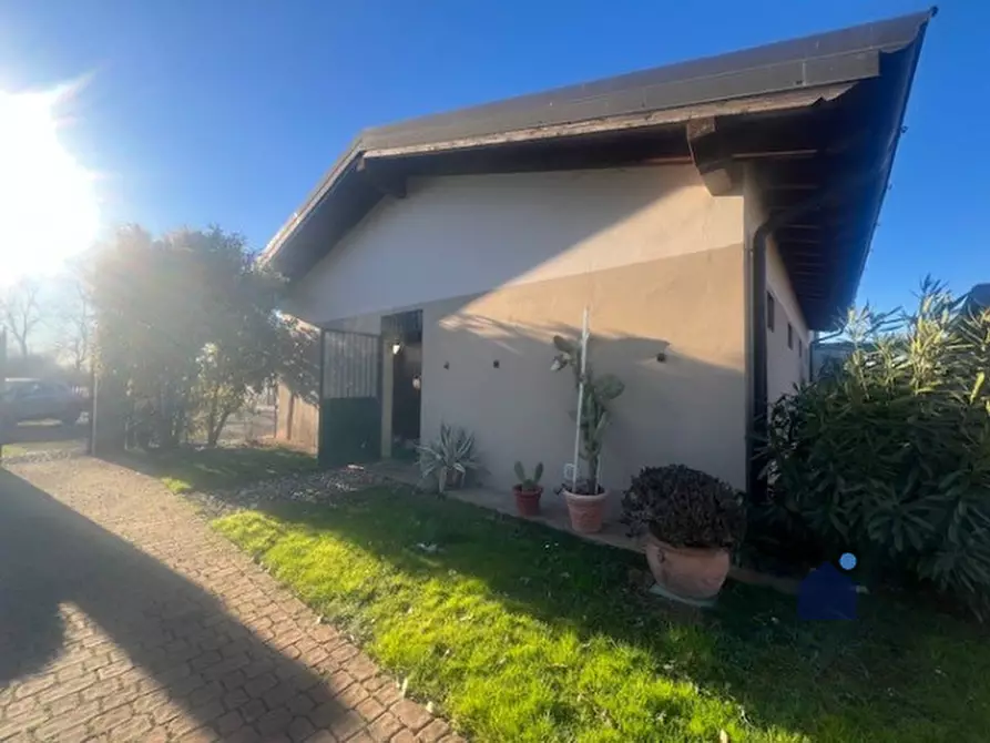 Immagine 1 di Casa bifamiliare in vendita  in Viale della Rimembranza, 72 a Castenedolo