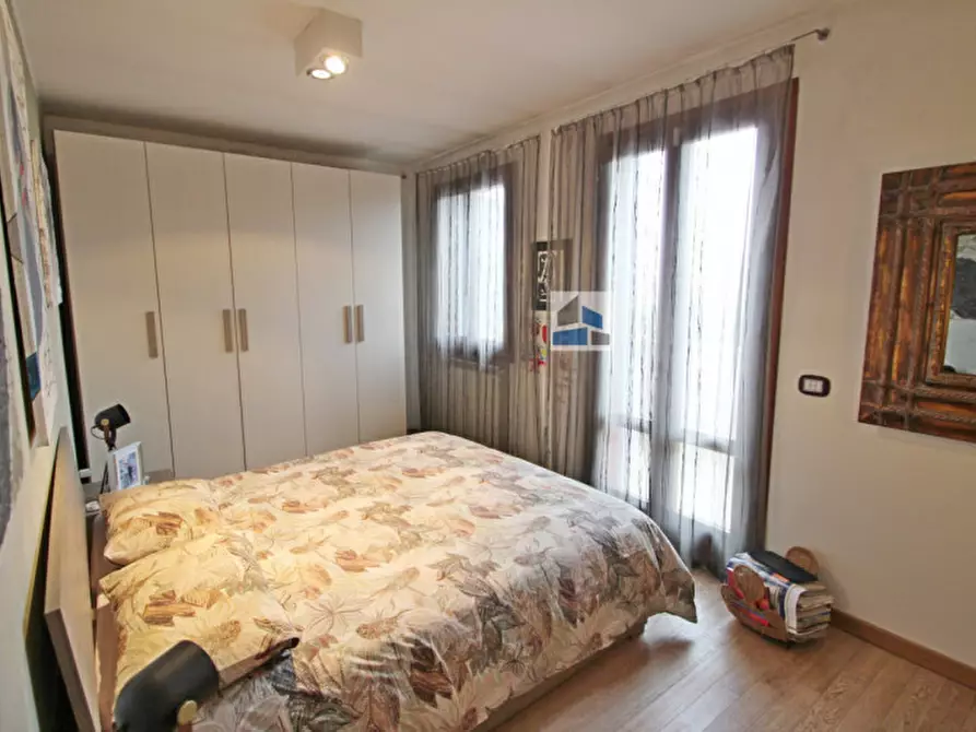 Immagine 10 di Casa bifamiliare in vendita  in Via Montessori a Venezia