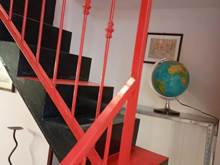 Immagine 10 di Appartamento in affitto  in vico Tarallari 6 a Napoli