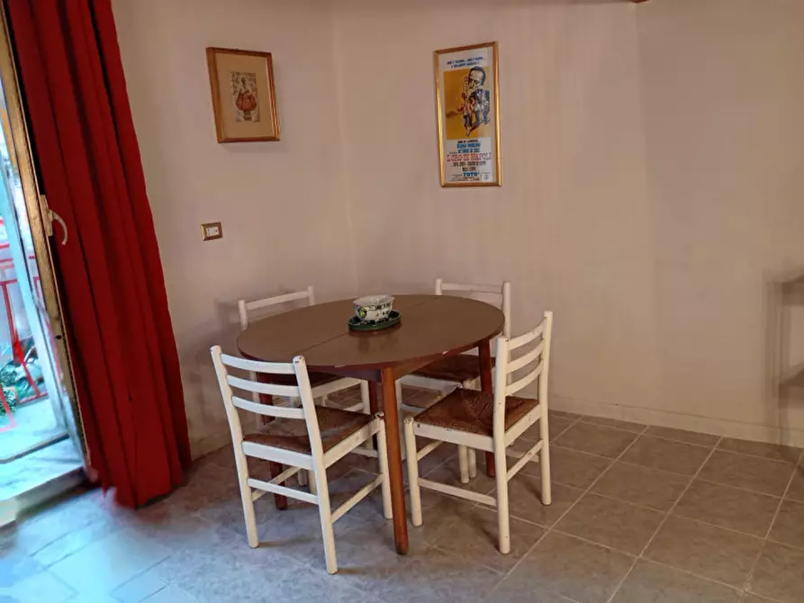Immagine 22 di Appartamento in affitto  in vico Tarallari 6 a Napoli
