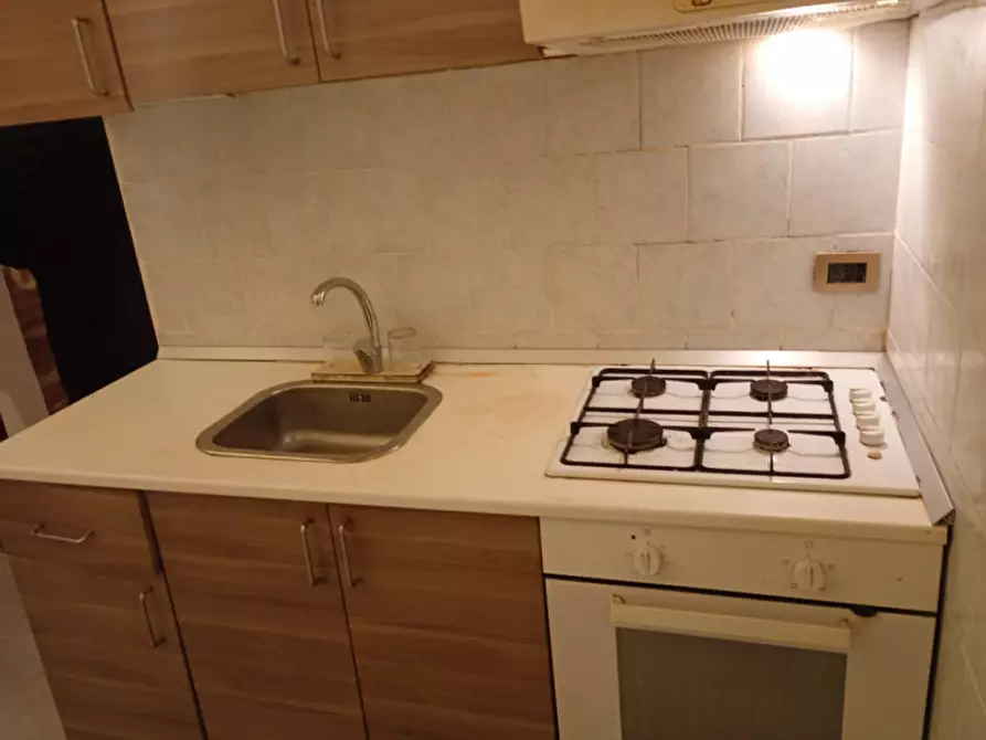 Immagine 27 di Appartamento in affitto  in vico Tarallari 6 a Napoli