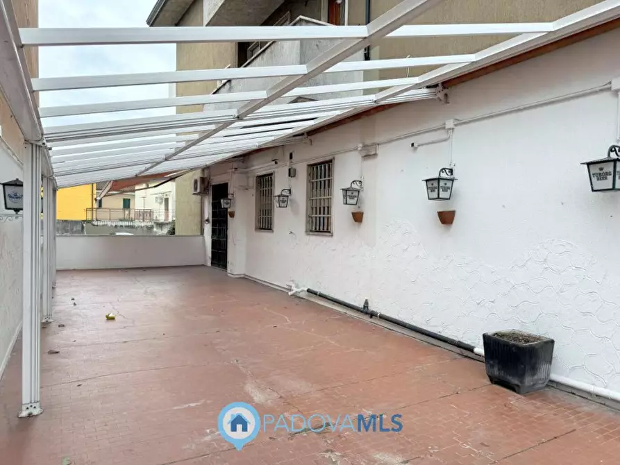 Immagine 12 di Negozio in vendita  in Via Chiesanuova a Padova