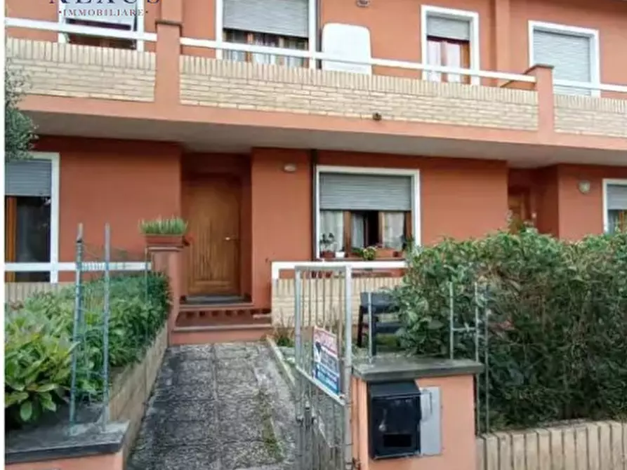 Immagine 6 di Villetta a schiera in vendita  in Via Gubbio n. 6 a Colli Al Metauro