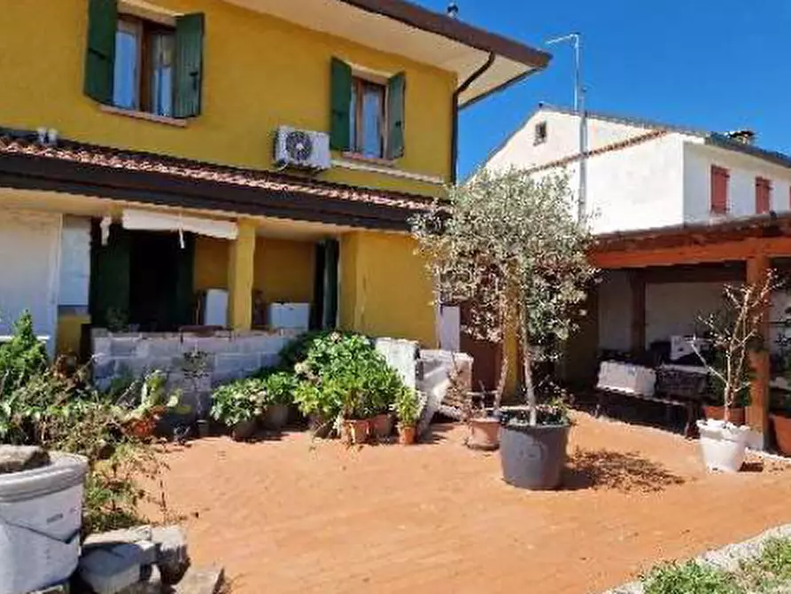 Immagine 1 di Villetta a schiera in vendita  in Via Boschi, 5 a Paese