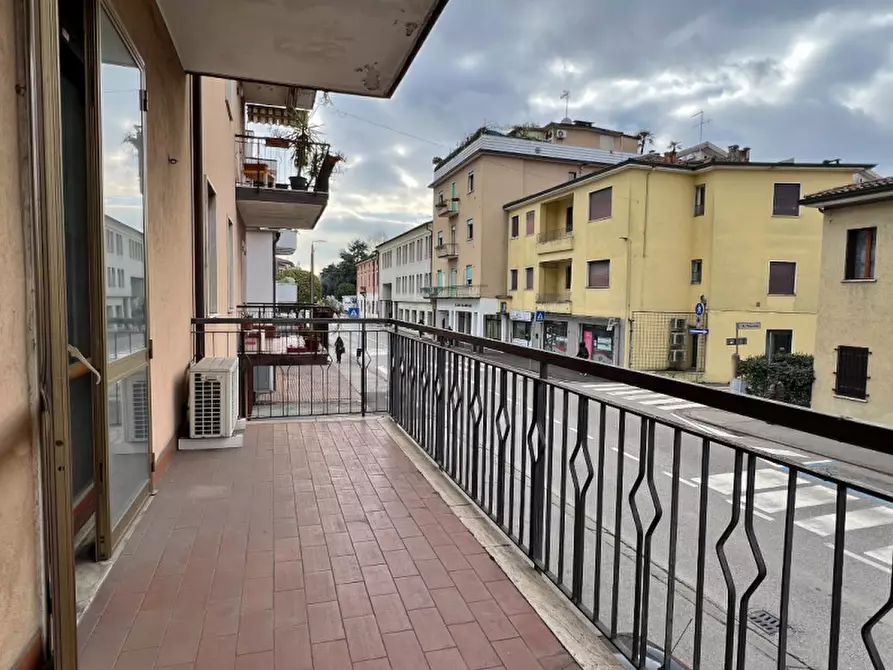 Immagine 1 di Appartamento in vendita  in via legione antonini a Vicenza