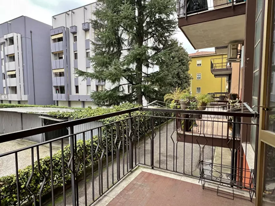 Immagine 5 di Appartamento in vendita  in via legione antonini a Vicenza