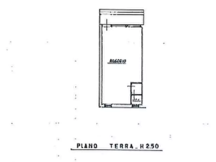 Immagine 9 di Negozio in vendita  in Via Monte Grappa, 15 a Seren Del Grappa