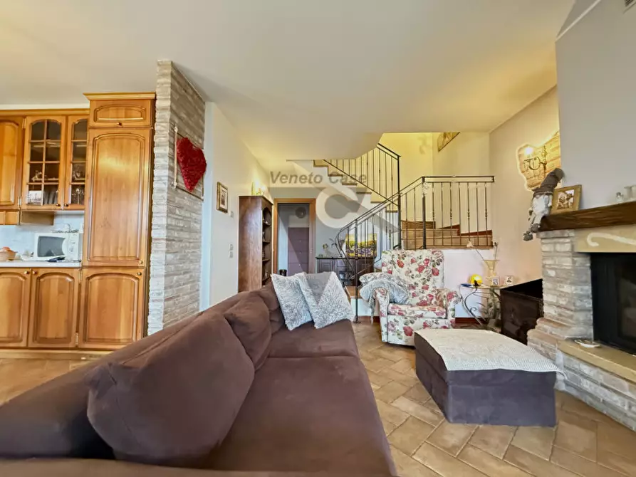 Immagine 2 di Casa bifamiliare in vendita  in via cornio 21d a Camponogara