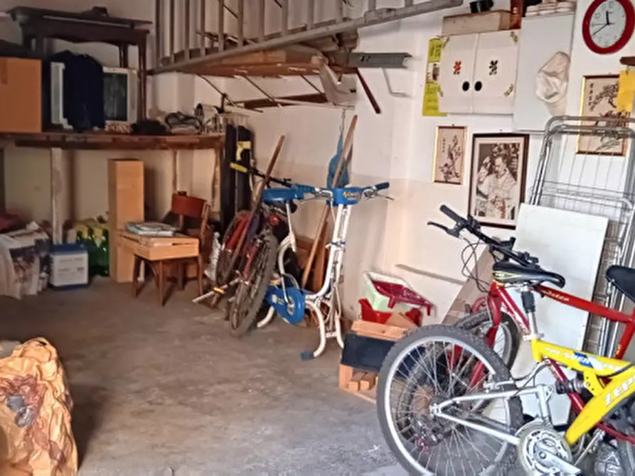 Immagine 1 di Garage in vendita  in Via Stresa 40 a Torino