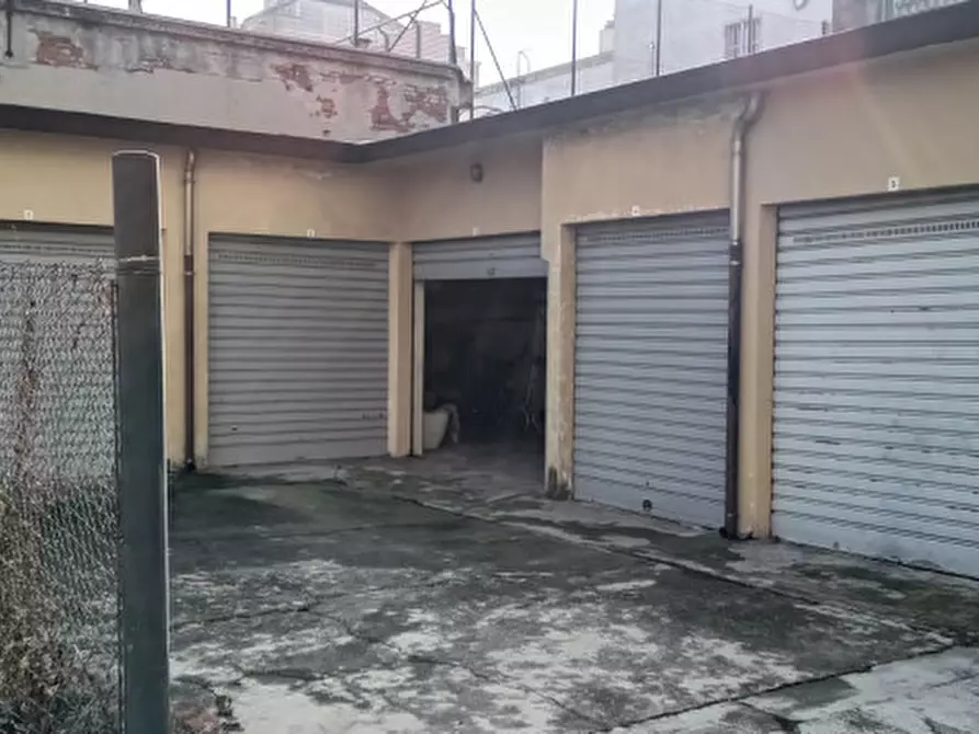 Immagine 6 di Garage in vendita  in Via Stresa 40 a Torino