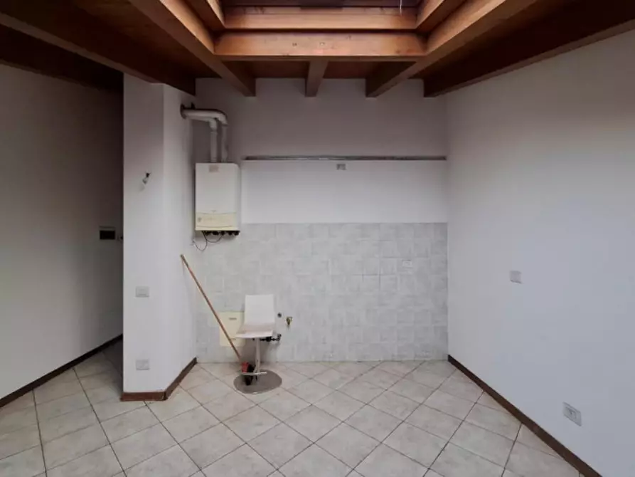 Immagine 2 di Appartamento in vendita  in Viale Amedeo Duca D'Aosta, 43, 24040 Comun Nuovo BG, Italia a Comun Nuovo