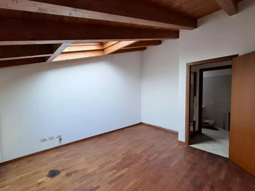 Immagine 9 di Appartamento in vendita  in Viale Amedeo Duca D'Aosta, 43, 24040 Comun Nuovo BG, Italia a Comun Nuovo
