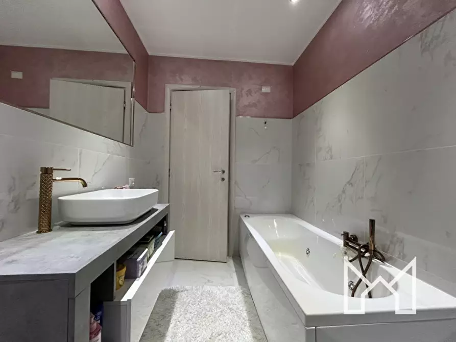 Immagine 17 di Appartamento in vendita  a Bassano Del Grappa