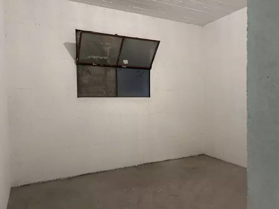 Immagine 2 di Magazzino in vendita  in via della corte a Verona