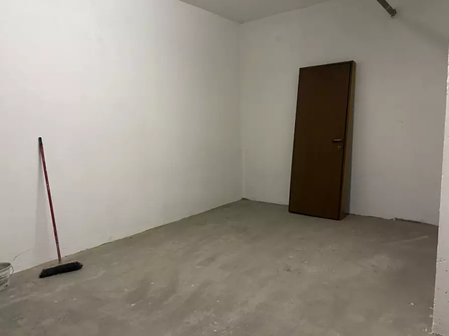 Immagine 6 di Magazzino in vendita  in via della corte a Verona