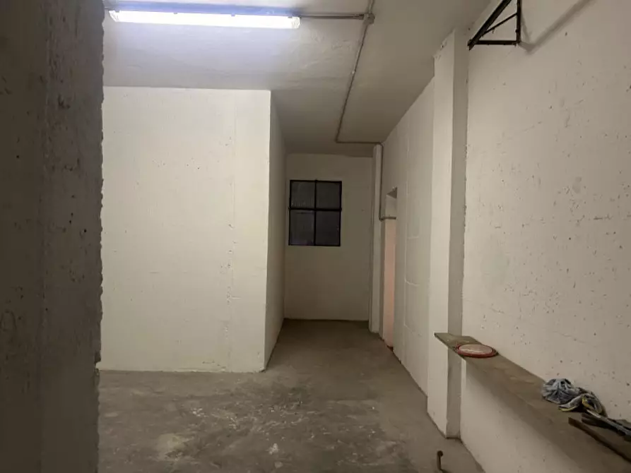 Immagine 7 di Magazzino in vendita  in via della corte a Verona