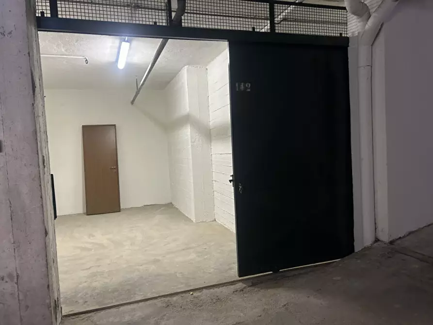 Immagine 9 di Magazzino in vendita  in via della corte a Verona