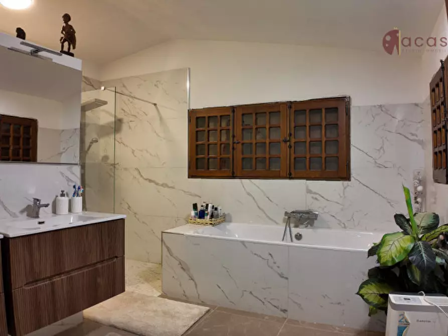 Immagine 37 di Villa in vendita  in Contrada Ciandro snc a Casteldaccia