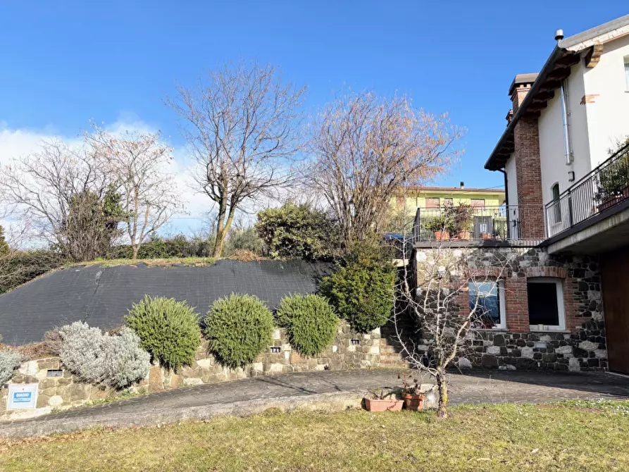 Immagine 5 di Villa in vendita  in via marezzane 6 a Carrè