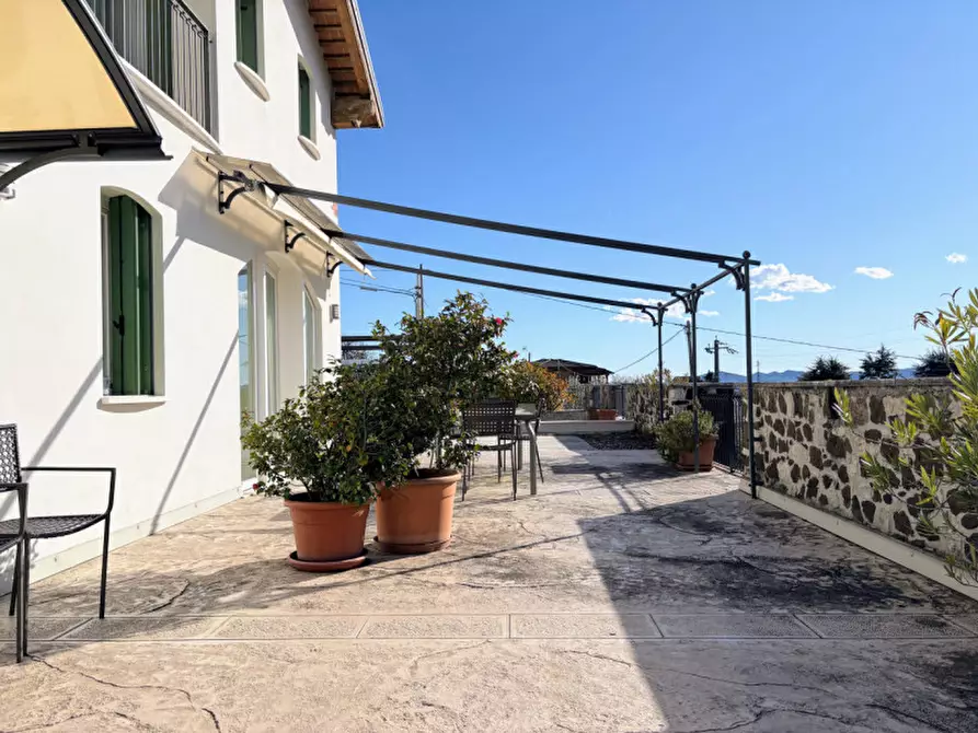 Immagine 10 di Villa in vendita  in via marezzane 6 a Carrè