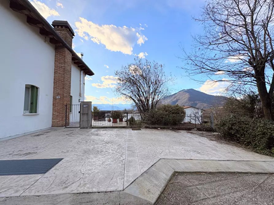 Immagine 13 di Villa in vendita  in via marezzane 6 a Carrè